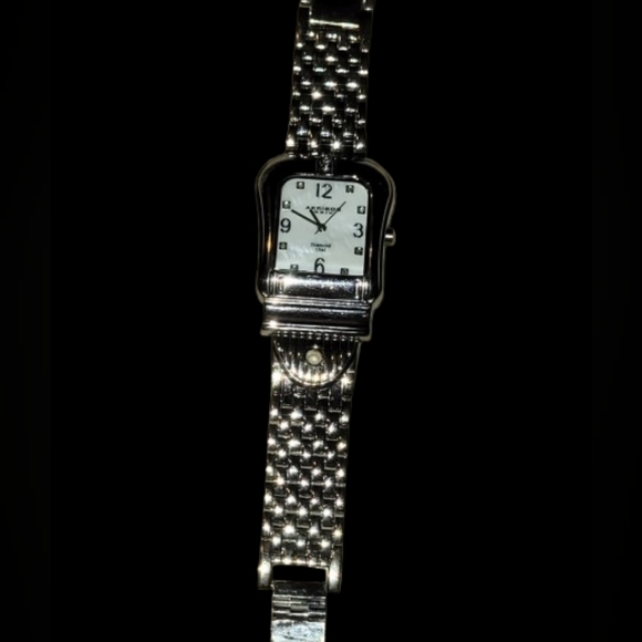 Akribos XXIV Silver Women's Stainless Steel Bracelet Watch - Picture 2 of 2